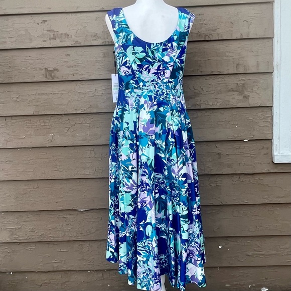 NWT! Calvin Klein floral fit and flare! - Picture 5 of 7